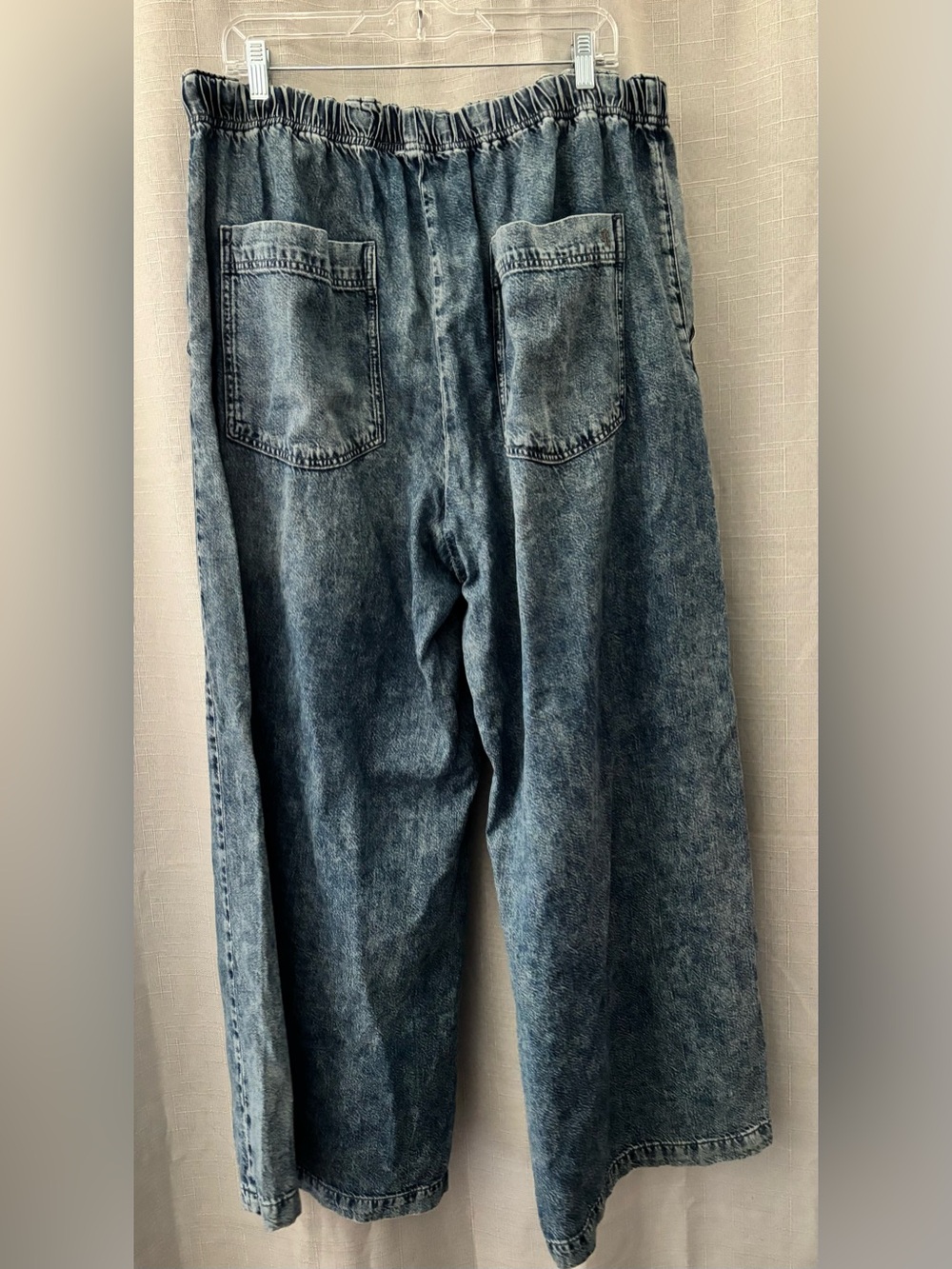 Pilcro Light Blue Wide-Leg Drawstring Jeans with Washed Finish - Picture 7 of 10